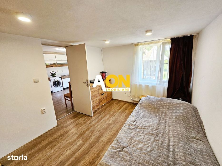 Casa renovata, 2 corpuri de cladire + anexe, 1331 mp teren, Paclisa