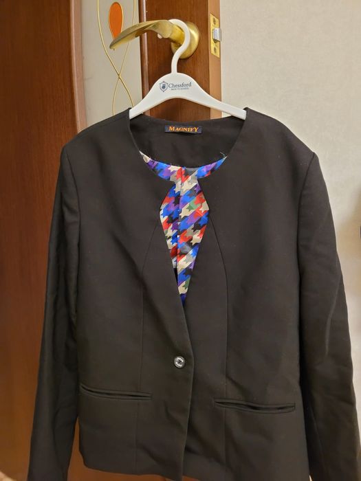 Женский пиджак..