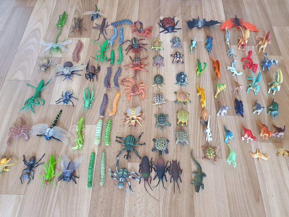 Продам игрушки животных