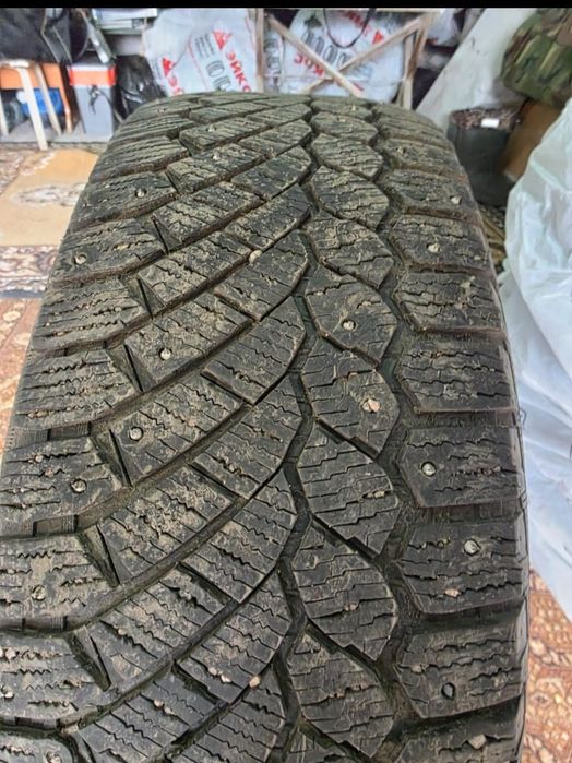 Продае́тся зимняя шипованная резина