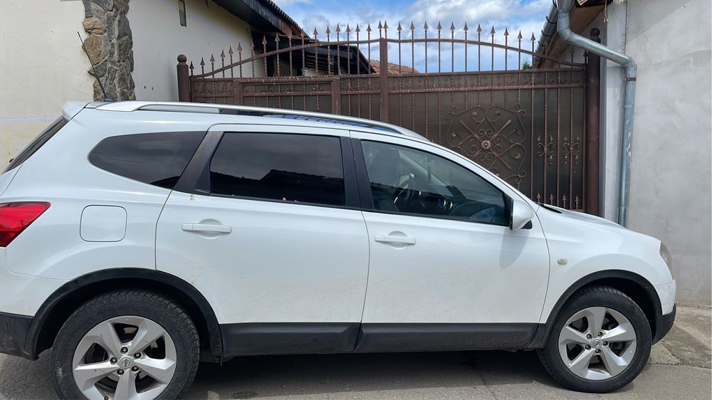 Nissan qashqai + 2