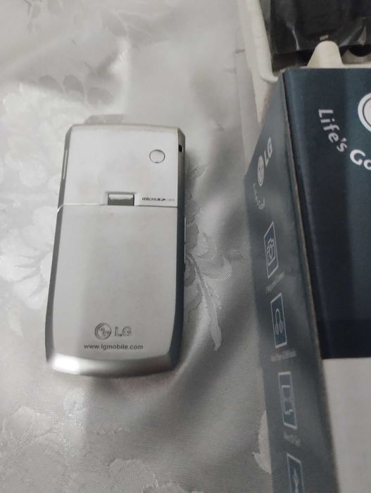 Telefon clapeta Lg KE 500