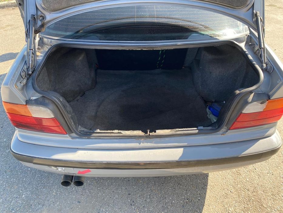 Продам BMW E36     .