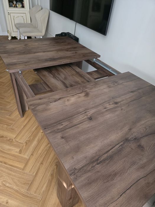 Продам стол коричневый