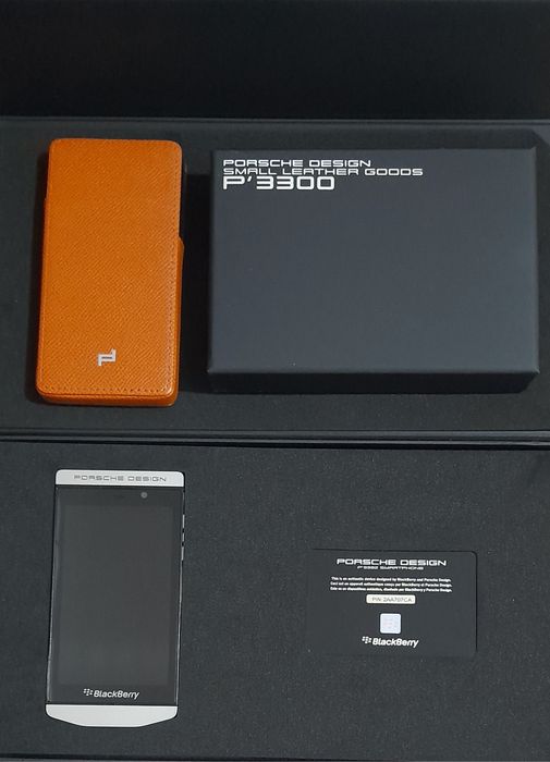 BlackBerry Porsche Design P9982 nou. Plus husă nouă Porsche Design.