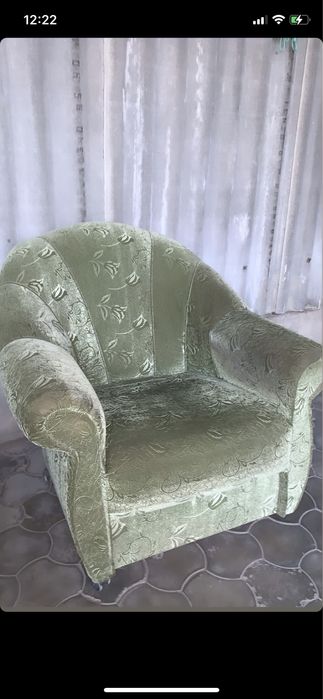 Кресла продаются