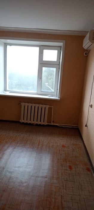 Продам комнату в общежитии Юность 18км  5 этаж