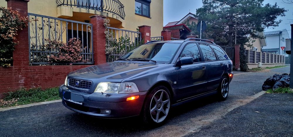 Volvo V40 T4 200 CP