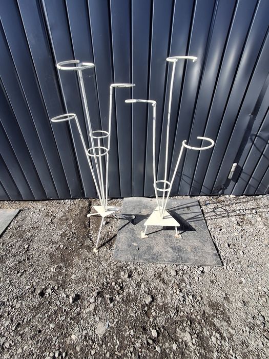 Поставка  для цветов