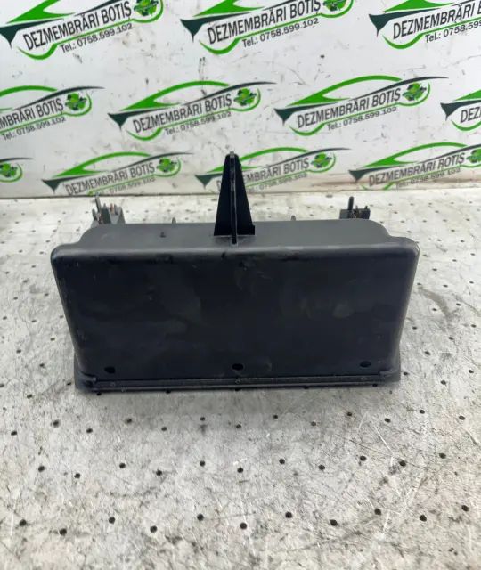 Consola centrala + BUTOANE Volkswagen VW Passat 1999