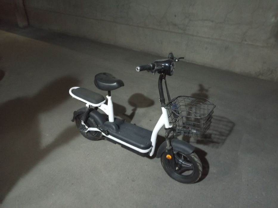 Electro skuter sotiladi