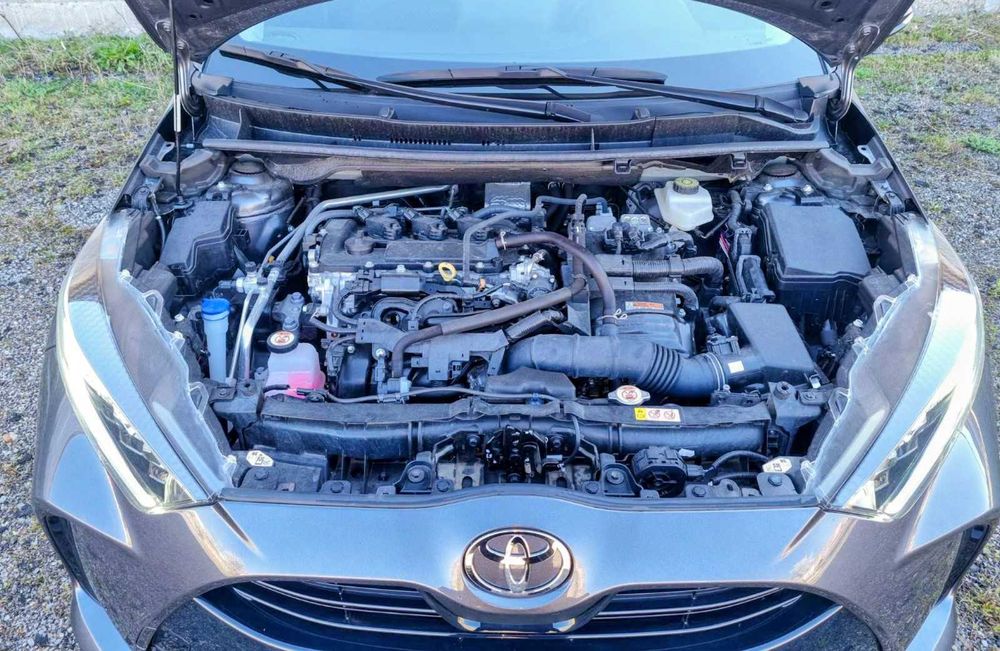 Тойота Ярис хибрид, 1,5/Toyota Yaris hibrid 1,5
