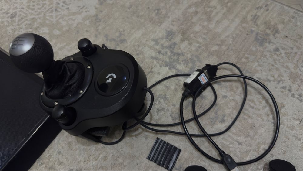 Игровой руль для ПК thrustmaster t300