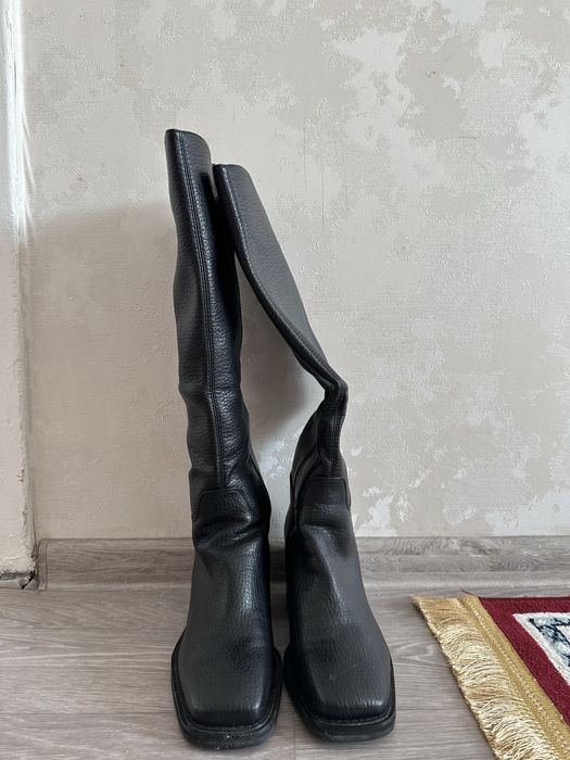 Женские сапоги на каблуке