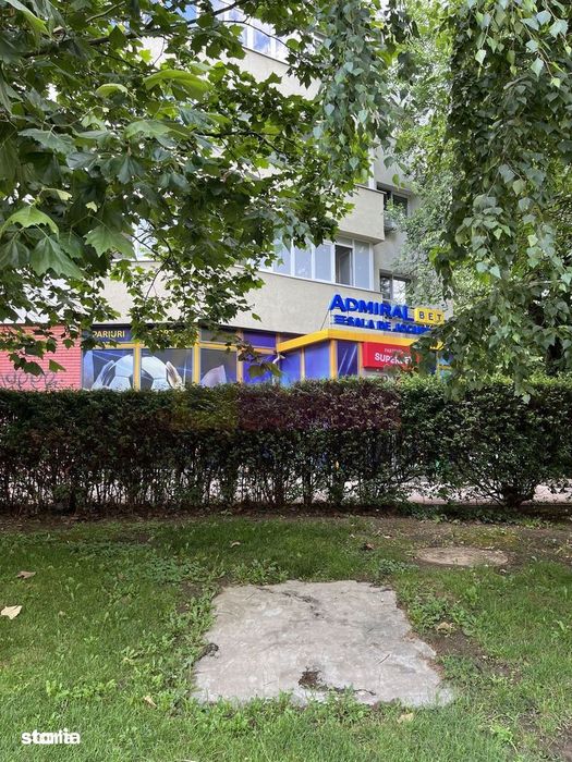 Vând spațiu comercial in zona Titan