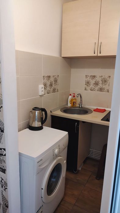 Inchiriez garsoniera