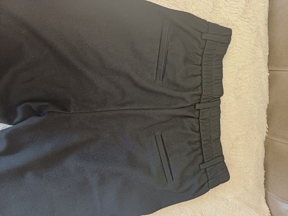 Брюки женские,черного цвета.