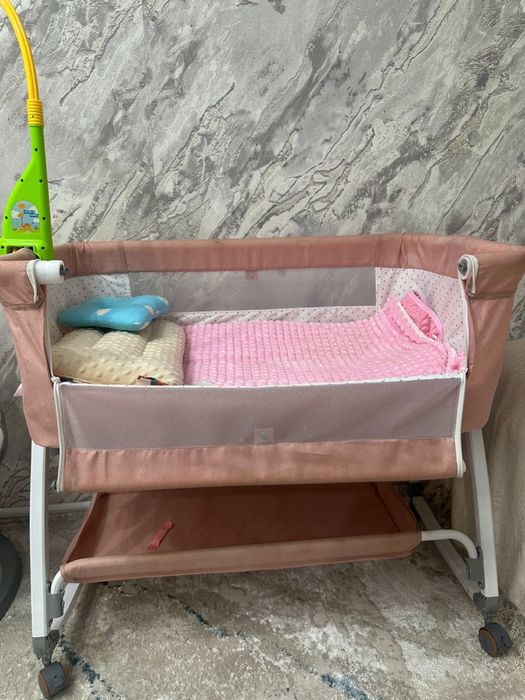 Детская кроватка