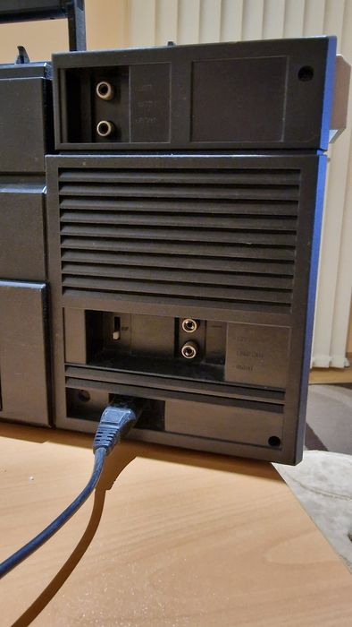 Радио касетофон Philips