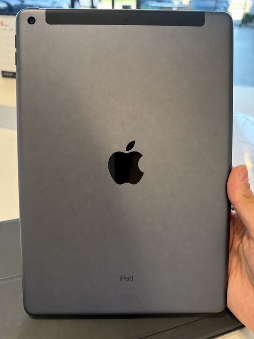iPad 7 10.2” 32GB Cellular + tastatură