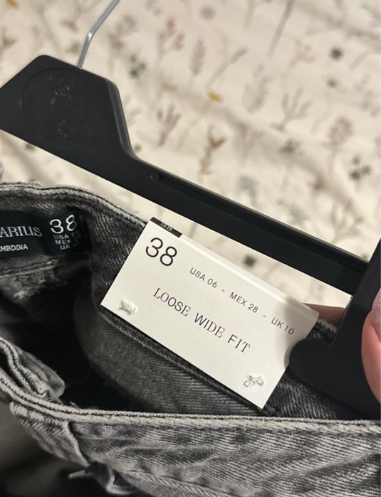 Blugi/ jeans/ pantaloni/ denim Stradivarius