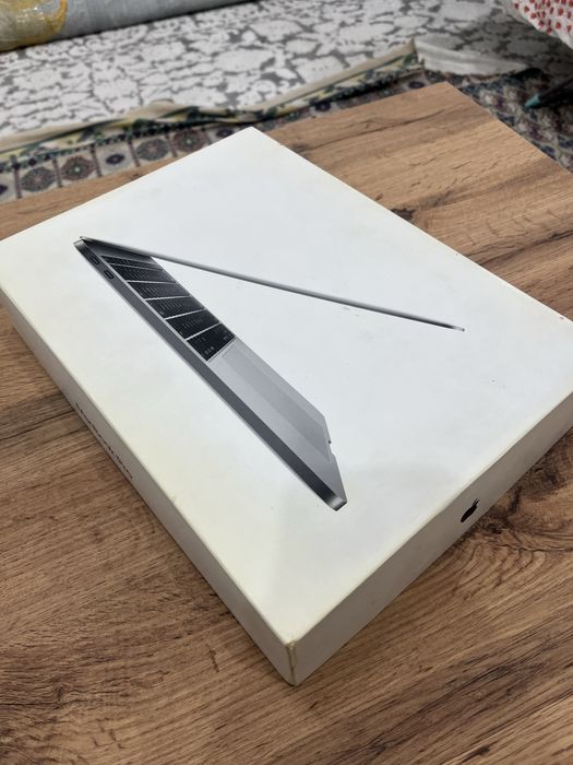 Продаётся Macbook pro 2017