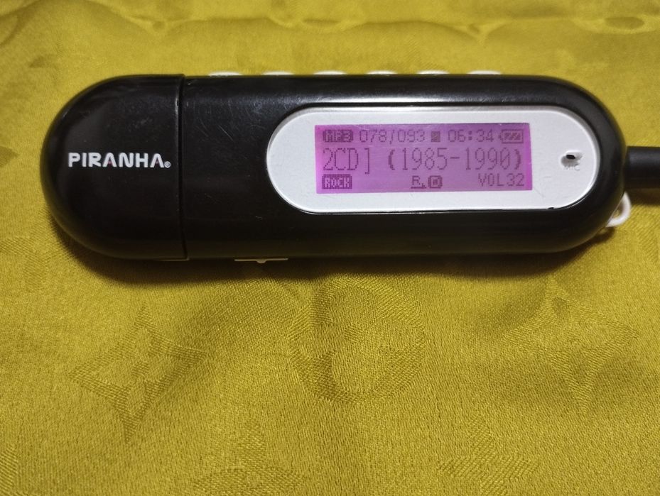 Assalom alekum Mp3 Sotiladi 4gb Diktafon Xam Bor
