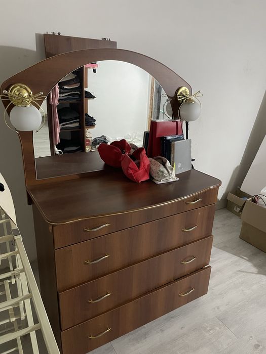 Продам комод в спальню