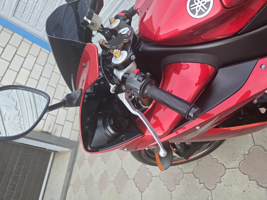 Мотоцикл Yamaha R1