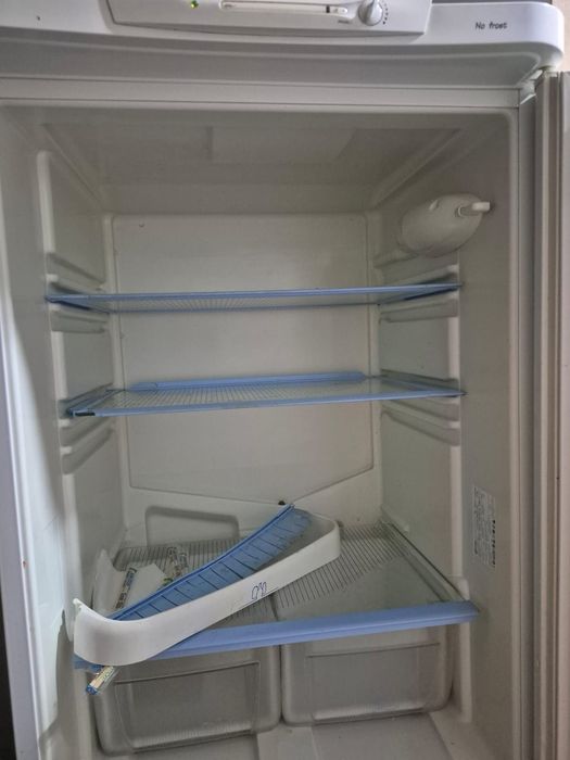 Продам холодильник Индезит