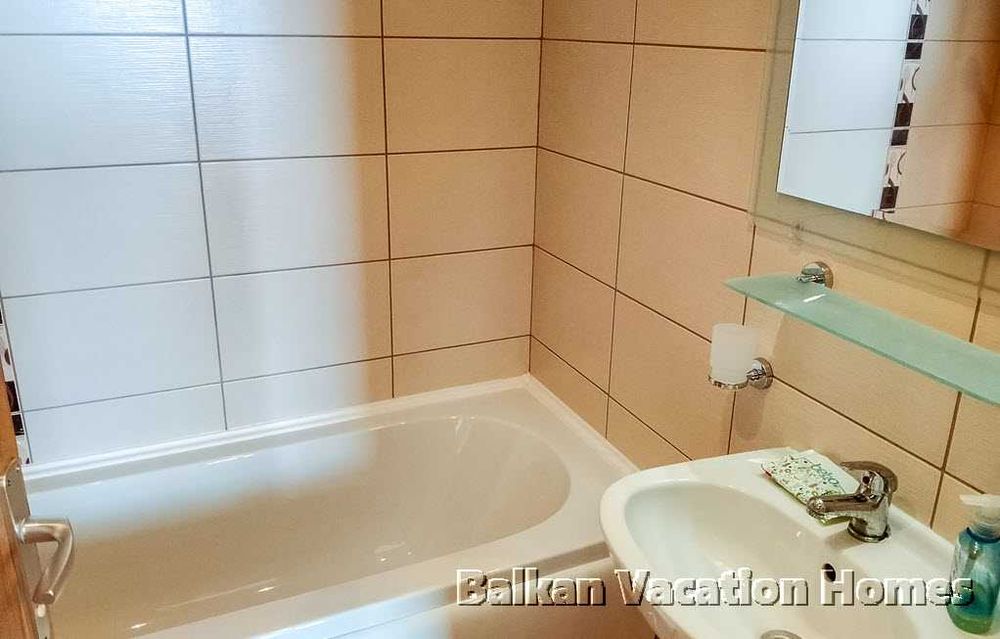 Продава се Къща в с. Рогачево, Област Добрич - 130 кв.м за 427 €/кв.м - Снимка #19