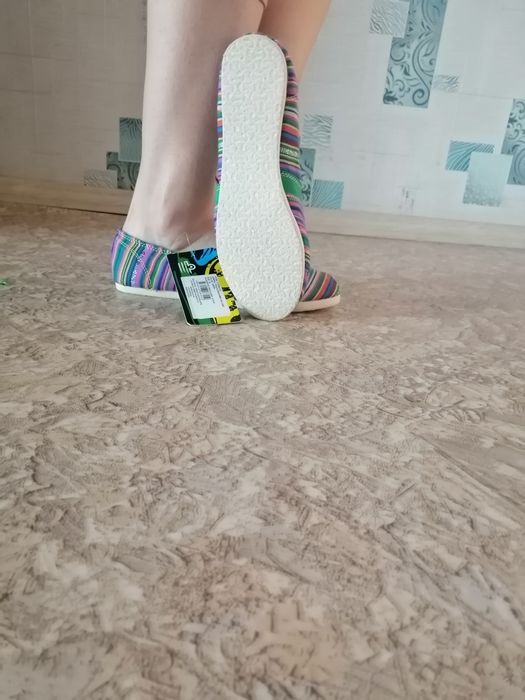 Продам подростковую обувь