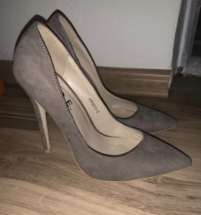 Pantofi stiletto cu toc