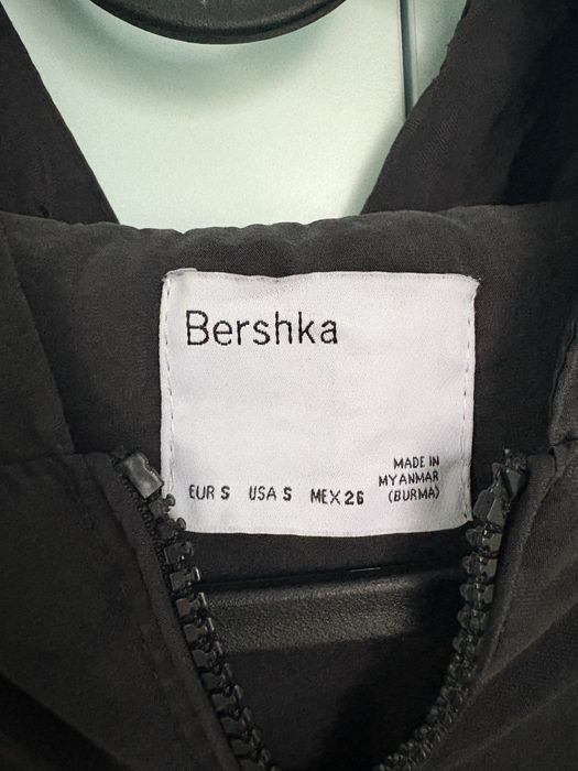 Преходно яке с качулка Bershka