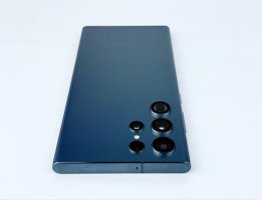 Samsung Galaxy S22 Ultra 5G 256GB 8RAM Green Отличен!