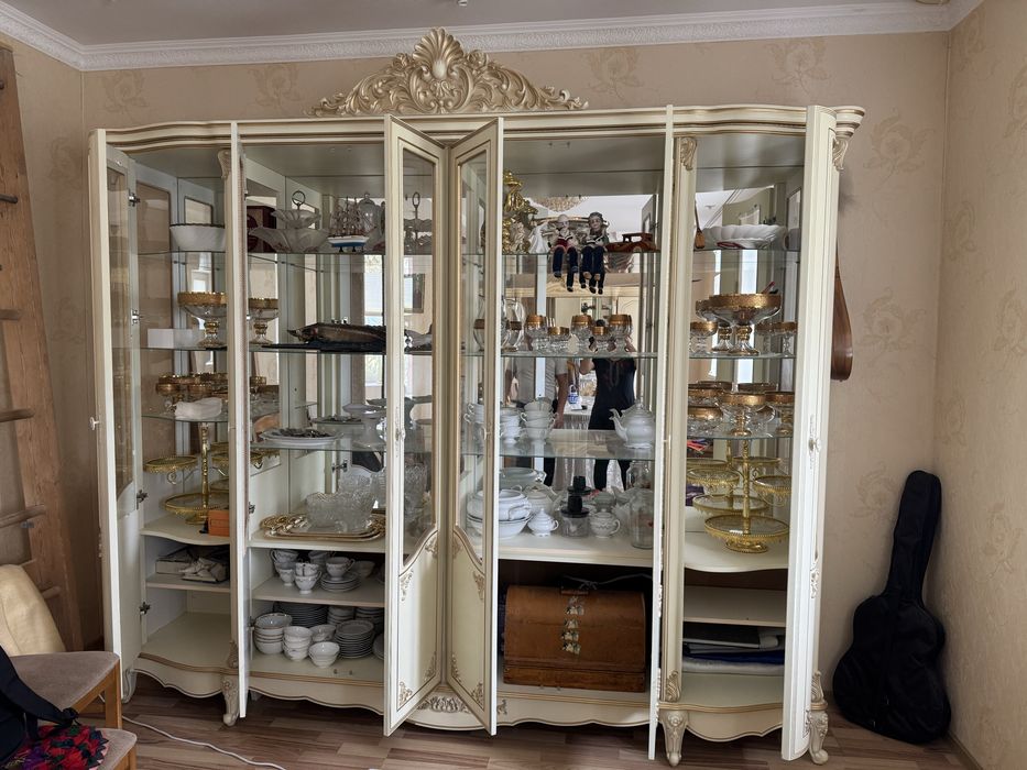 Продается сервант