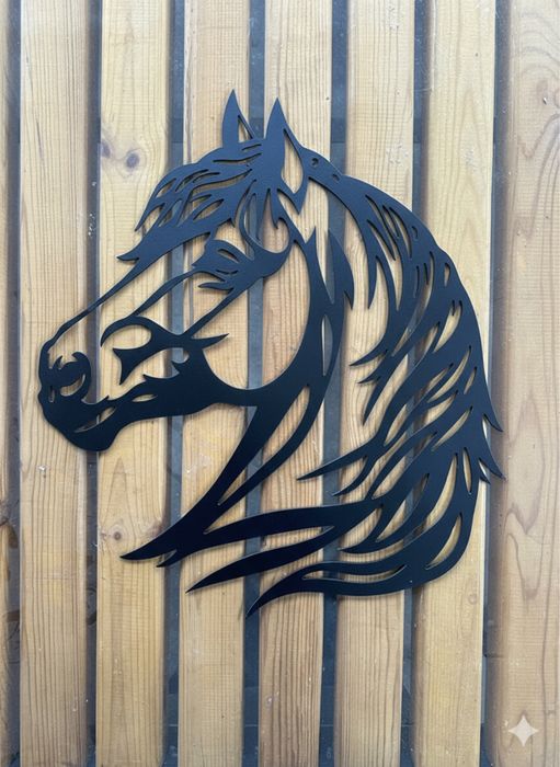 Елегантна Метална Декорация за Стена – Глава на Кон