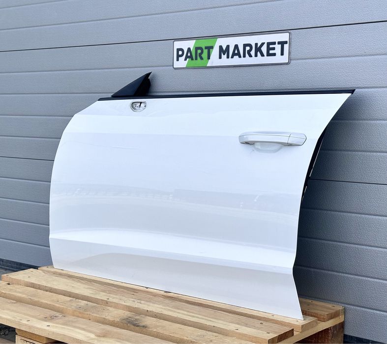 Предна лява врата AUDI A7 C8