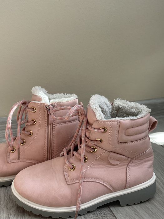 Зимни ботуши и кецове