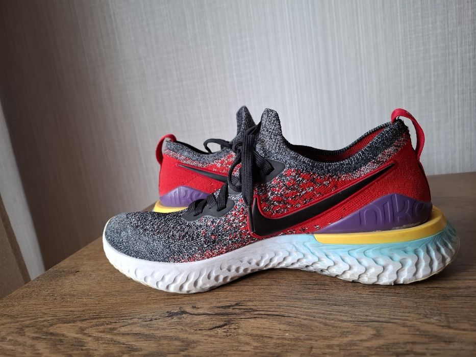 Nike React маратонки 40- 41 номер.