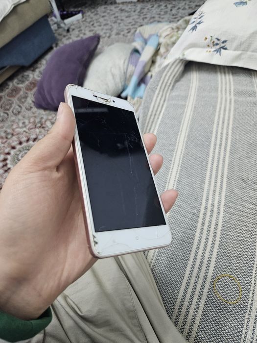 Продам андроид телефон