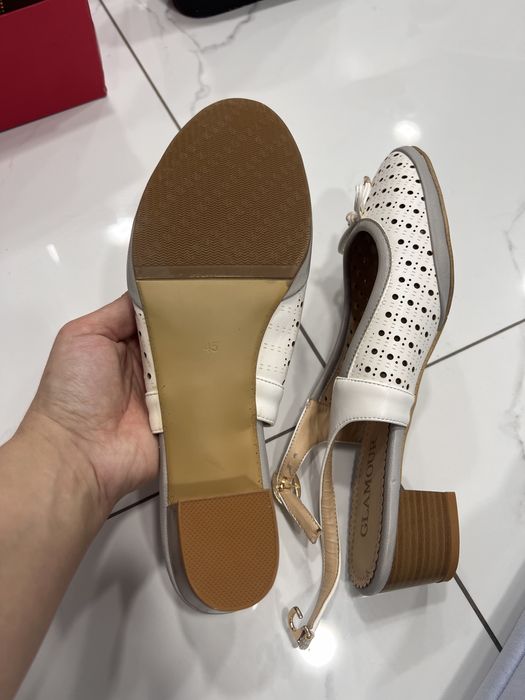 Продам босоножки