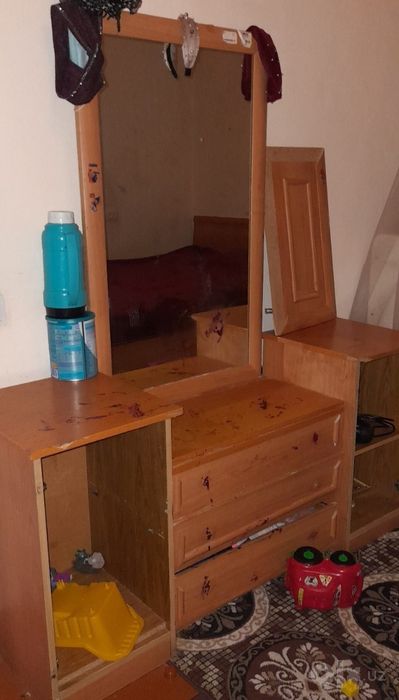 Spalni garnitur sotiladi