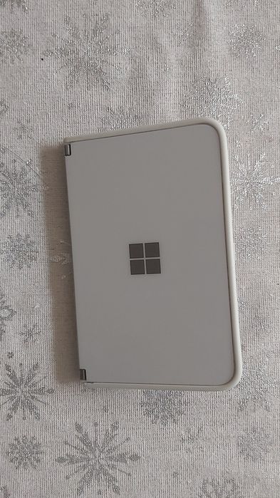 Vand tel MICROSOFT Duo model deosebit ptr pretentiosi