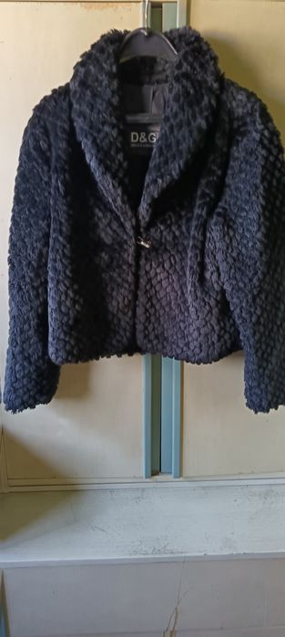 Късо дамско кожено палто от изкуствена материя