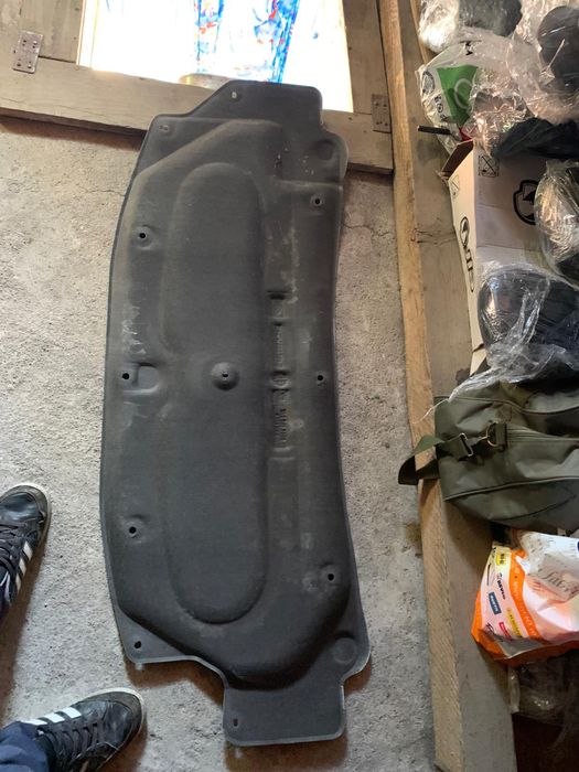 Vand mocheta capota Dacia Logan/Mcv/Sandero 2013/2020