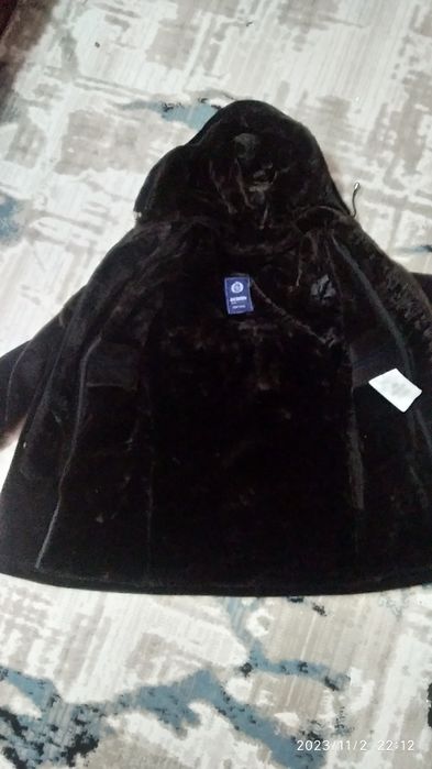 Palto sotiladi yangi