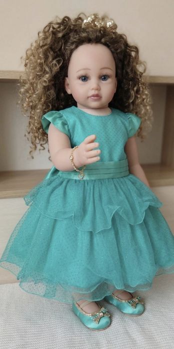 Продам платья на 4-6 лет
