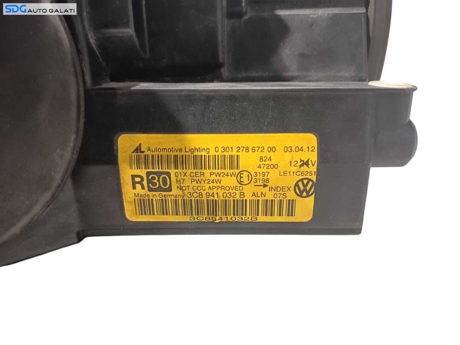 Far Dreapta cu Lupa si Xenon Volkswagen CC 2012 - 2017 Cod 3C8941032B 030127867200 8K0941597E [L1883]