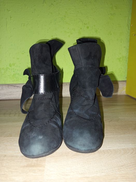 Велурени боти, номер 37